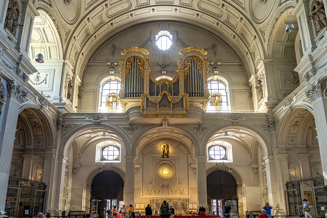  Organ in the interior of the Jesuit Church of St. Michael, Munich, Bavaria, Germany, Europe   