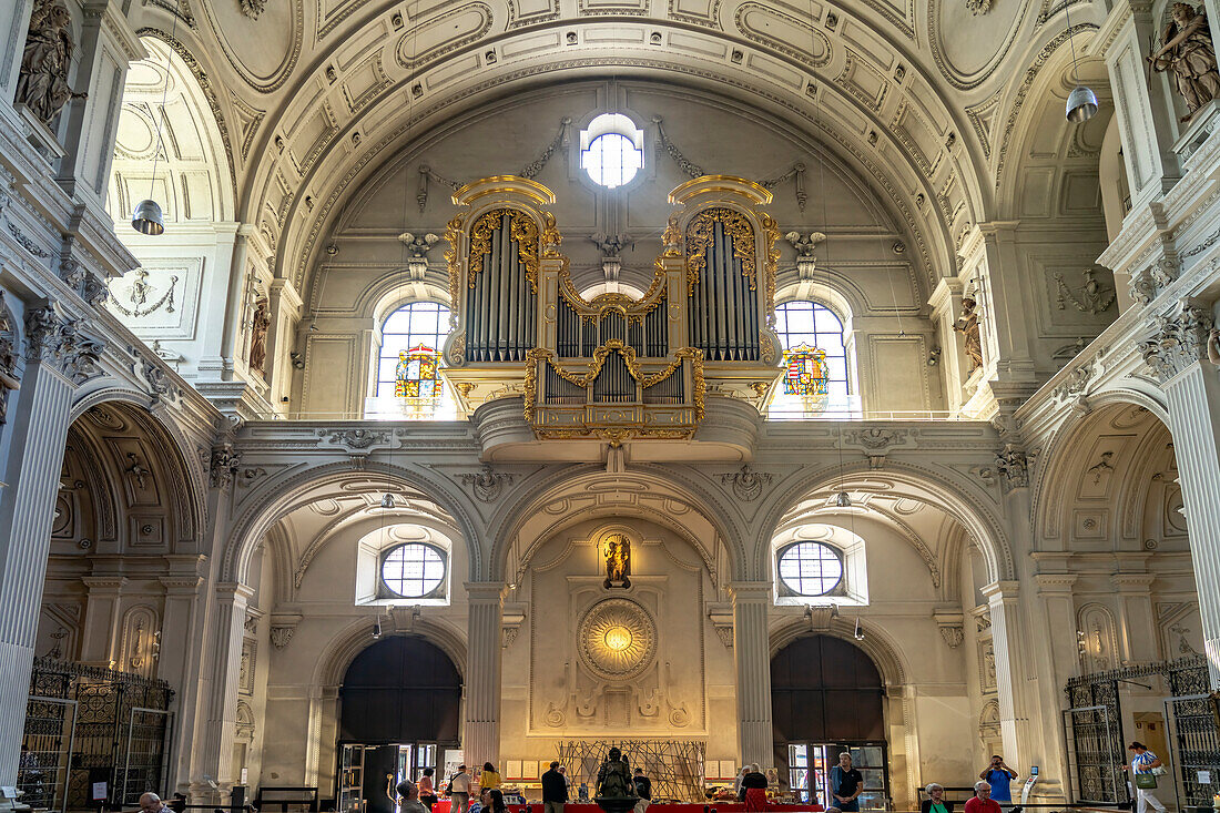 Orgel im Innenraum der Jesuitenkirche St. Michael, München, Bayern, Deutschland, Europa  