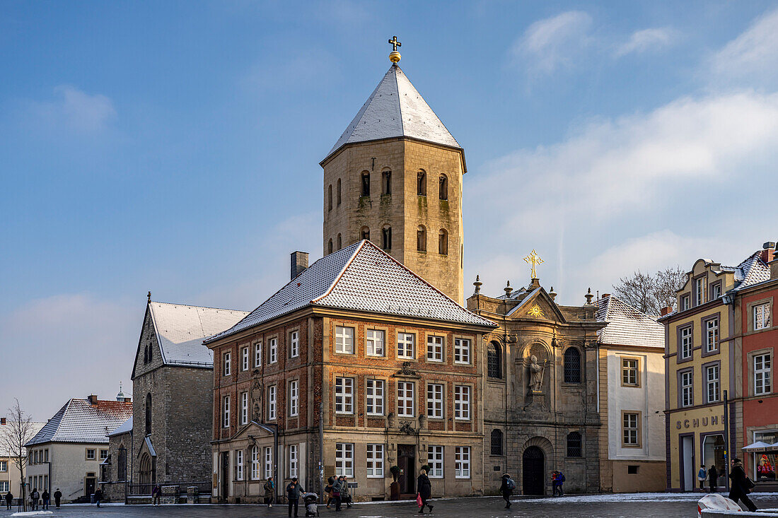  The Gaukirche am Markt in Paderborn, North Rhine-Westphalia, Germany, Europe 