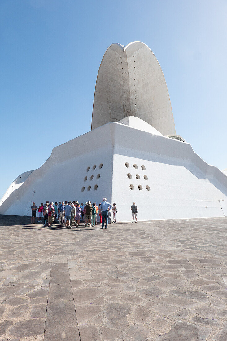 Santa Cruz de Tenerife; die von Santiago Calatrava entworfene Kongress- und Konzerthalle, Auditorio Adán Martín Menis, Teneriffa, Kanarische Inseln, Spanien