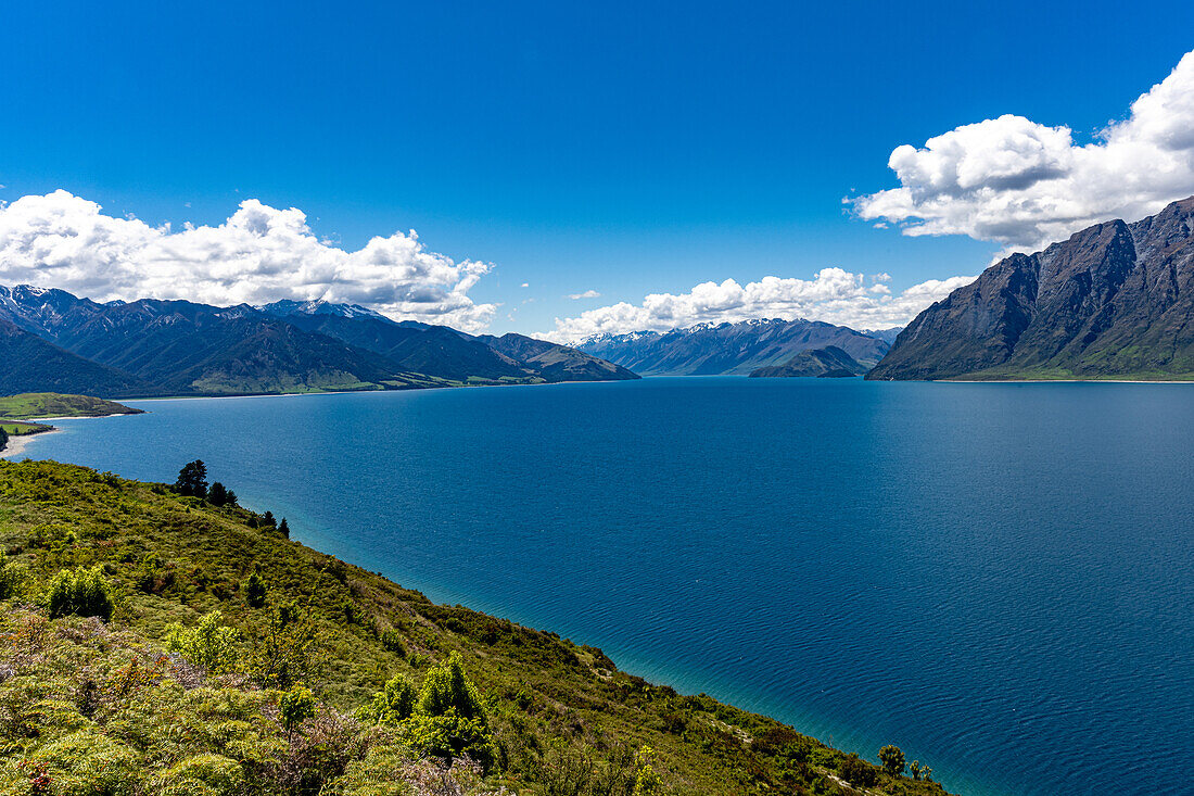 Blick auf den Lake Wanaka von Wanaka und von Aussichtspunkten aus, Neuseeland