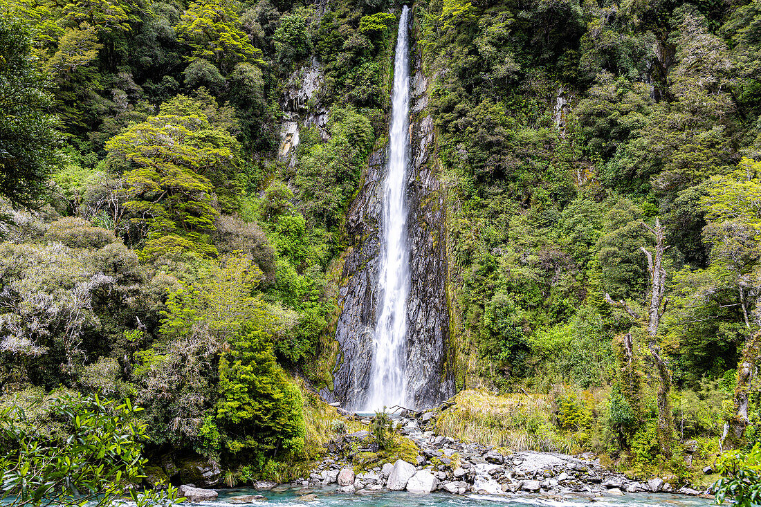 Thunderous roar comes from the aptly named Thunder Falls in New Zealand.