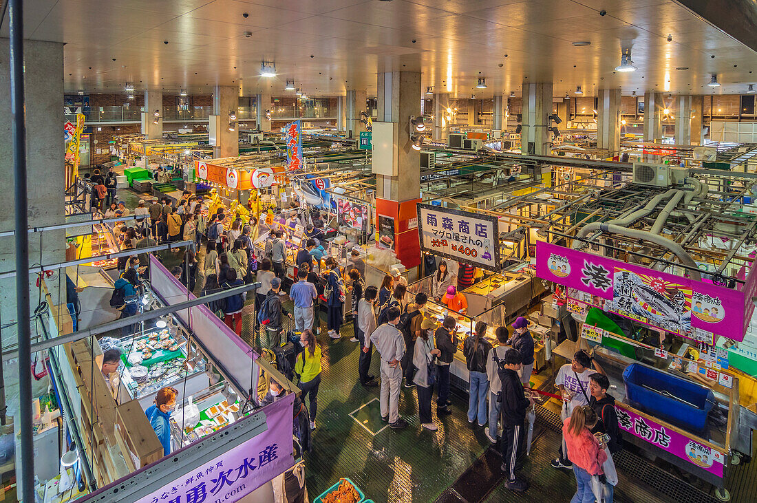 Fischmarkt im Stadtteil Mojiku, Stadt Kitakyushu, Präfektur Fukuoka, Insel Kyūshū, Japan