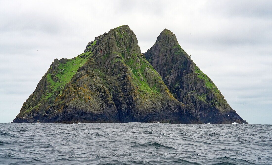 Ireland, County Kerry, drive to the island of Skellig Michael, island of Skellig Michael from the north
