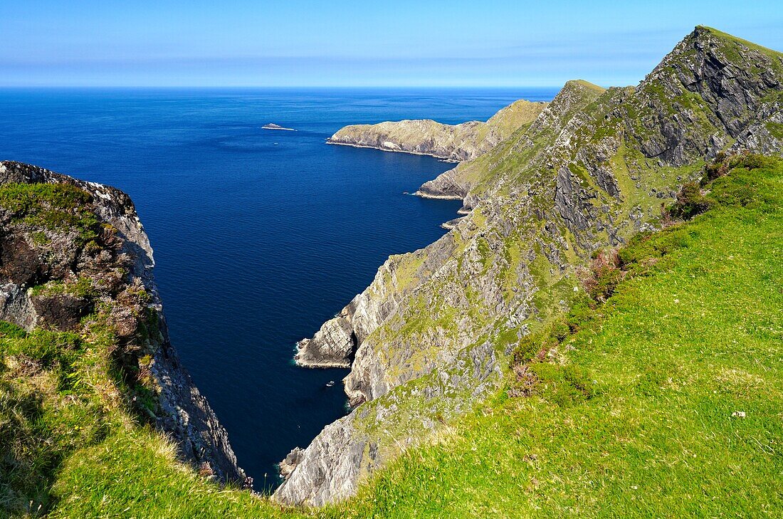 Ireland, County Mayo, Archill Island, Keem Bay, hike to the Cliffs of Croaghaun