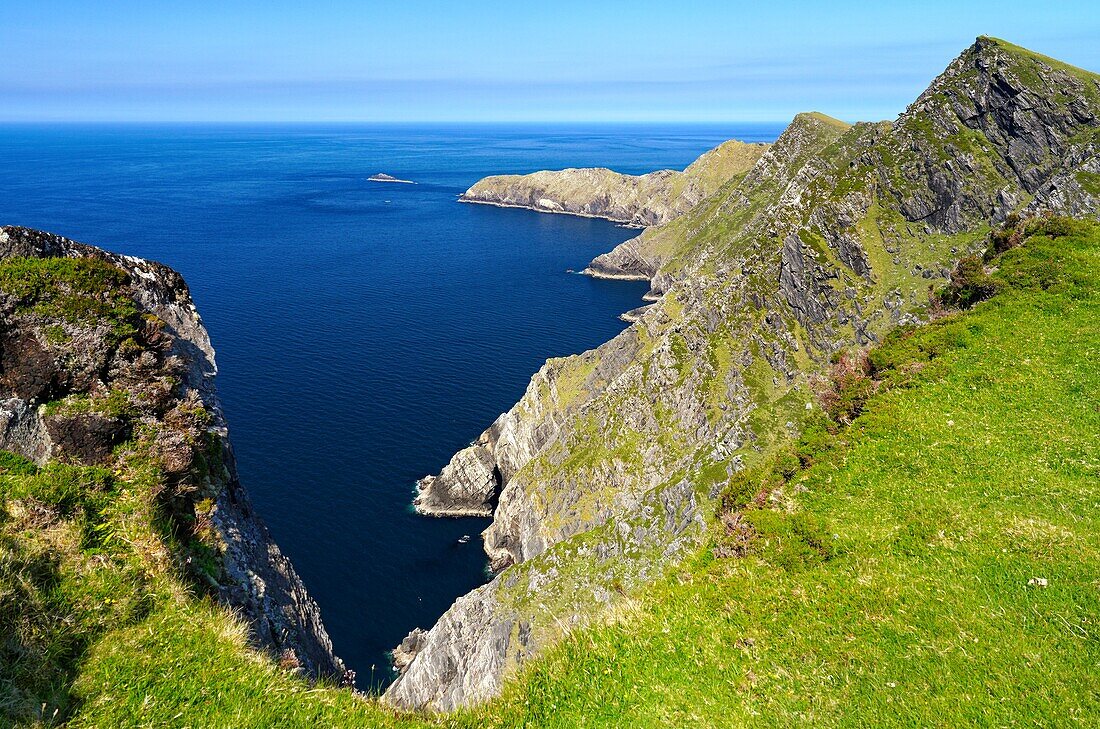 Irland, County Mayo, Achill Island, Keem Bay, Wanderung zu den Cliffs of Croaghaun