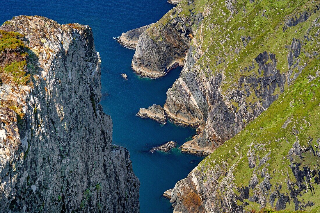 Ireland, County Mayo, Archill Island, Keem Bay, hike to the Cliffs of Croaghaun