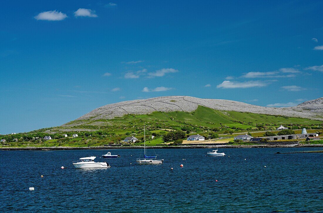 Irland, County Clare, Burren, Hügel aus Stein