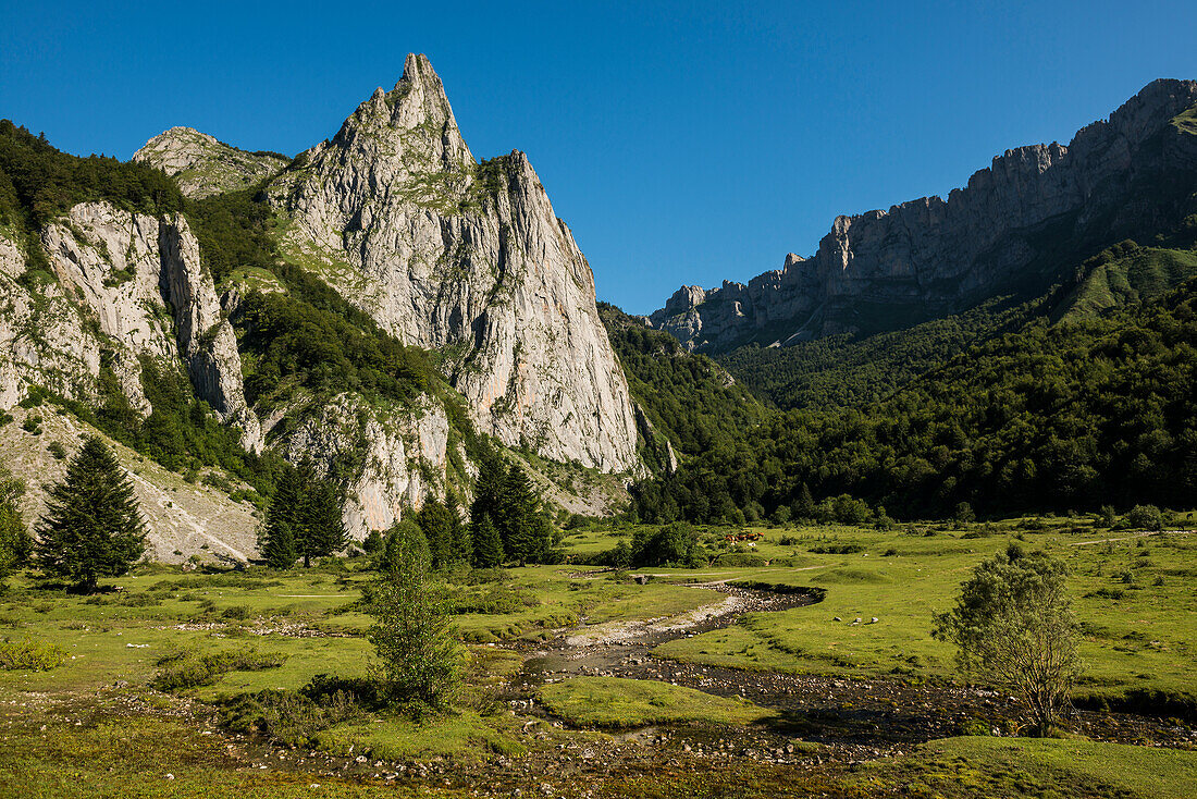 Berglandschaft, Lescun, Département Pyrénées-Atlantiques, Region Nouvelle-Aquitaine, Pyrenäen, Frankreich