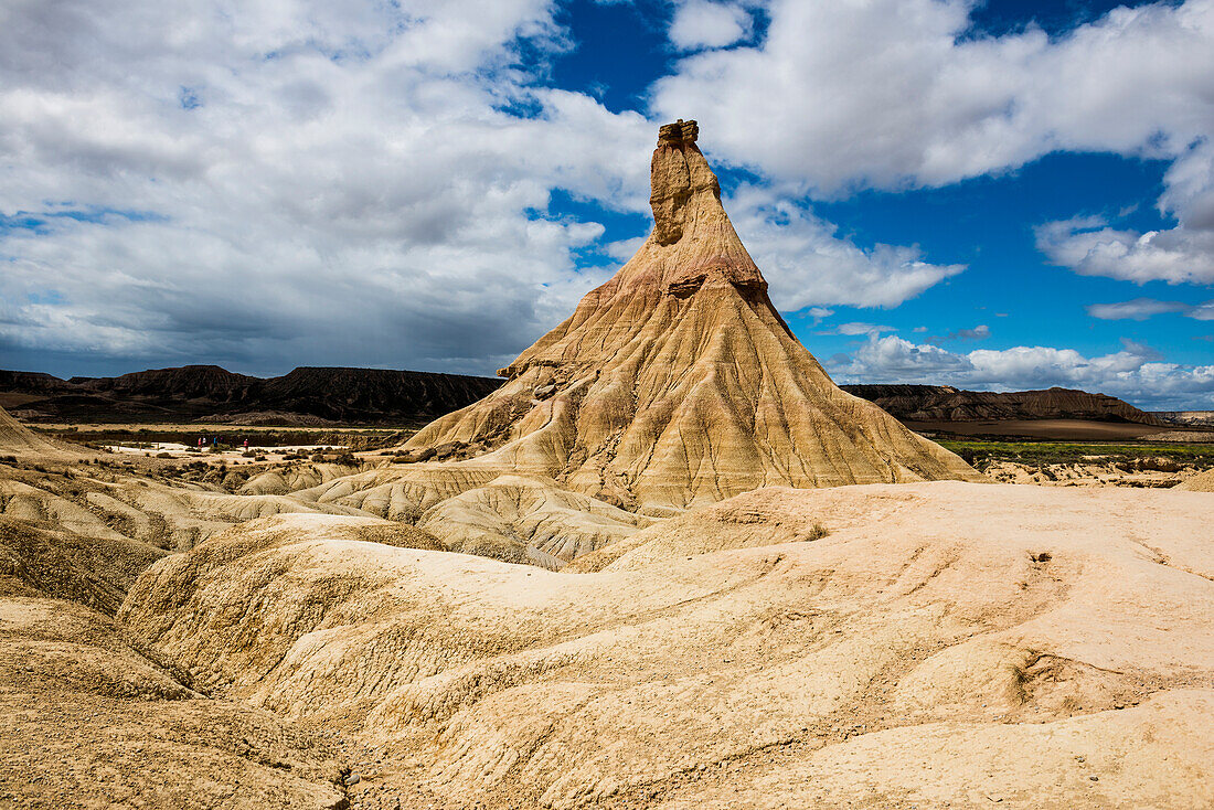 Monolith Castildetierra in der Halbwüste, Bardenas Reales Naturpark, Biosphärenreservat, Navarra, Spanien