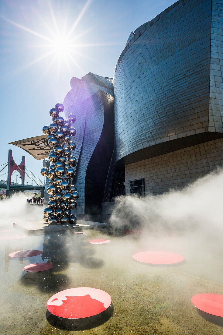 Guggenheim Museum Bilbao, architect Frank O. Gehry, Bilbao, Basque Country, Spain