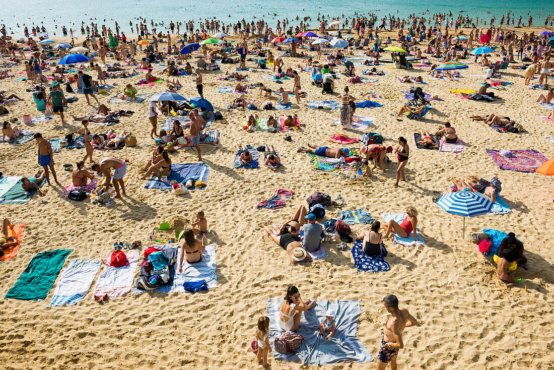 People on the beach, San Sebastian, Donostia, Basque Country, Northern Spain, Biscay, Spain