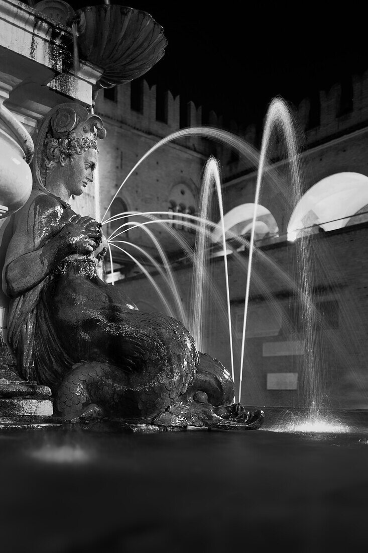 Fountain of Neptune at night, detailed view, Piazza del Nettuno, Bologna, Emilia-Romagna, Italy, Europe