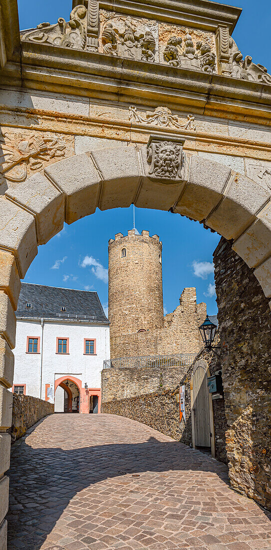 Eingang zur Burg Scharfenstein, bei Drebach im Erzgebirge, Sachsen, Deutschland