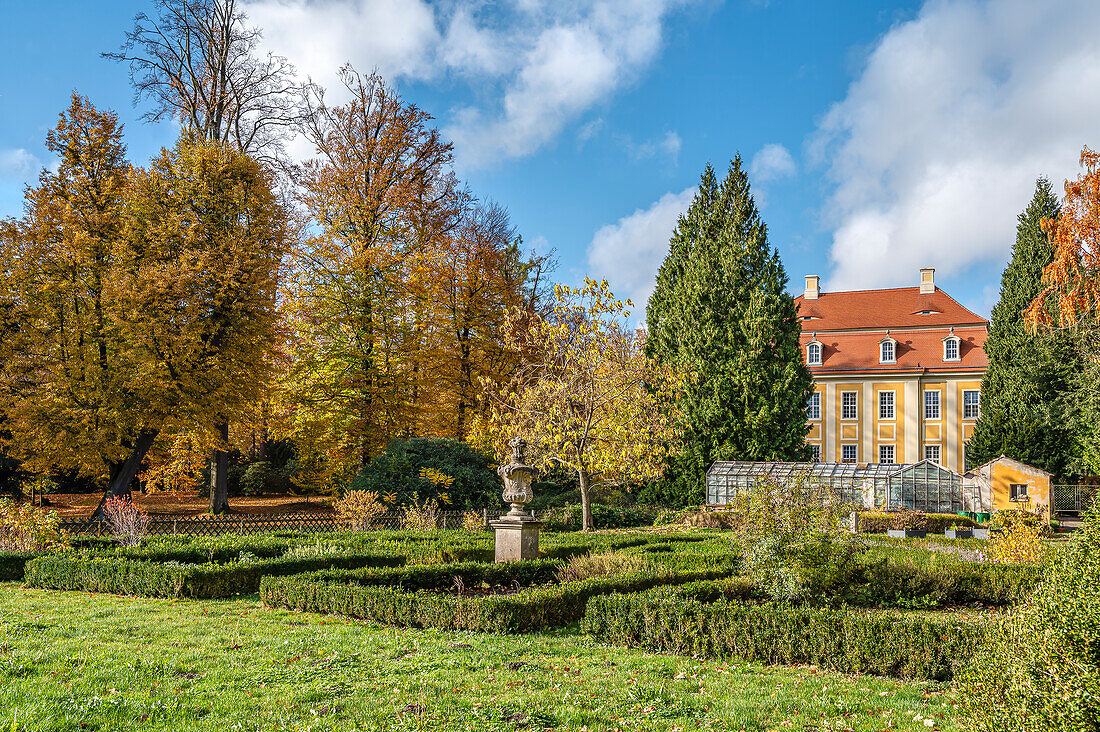 Schlosspark des Barockschlosses Rammenau, bei Bischofswerda, Landkreis Bautzen, Sachsen, Deutschland
