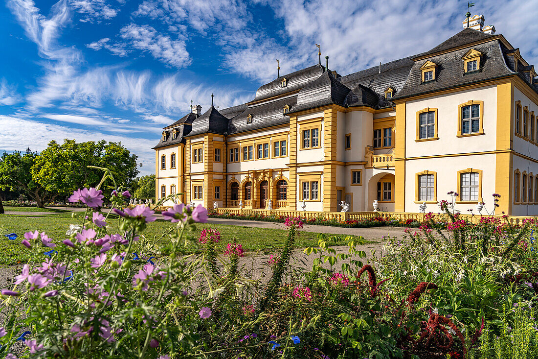 Schloss und Rokoko Hofgarten Veitshöchheim, Unterfranken, Franken, Bayern, Deutschland