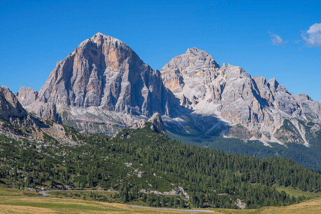 Blick vom Passo di Giau zur Tofana, Cortina d'Ampezzo,  Ampezzaner Dolomiten, Provinz Belluno, Dolomiten, Venetien, Italien