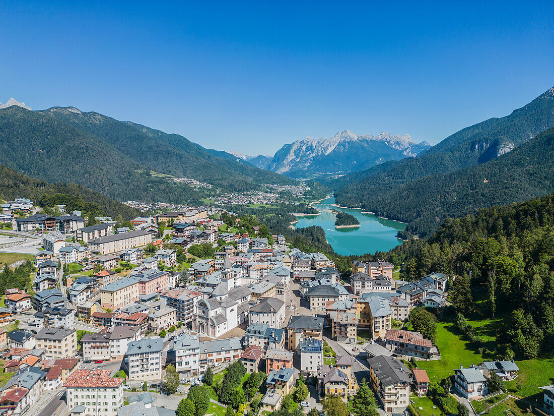 Luftansicht von Pieve di Cadore, Cadore, Provinz Belluno, Dolomiten, Venetien, Italien