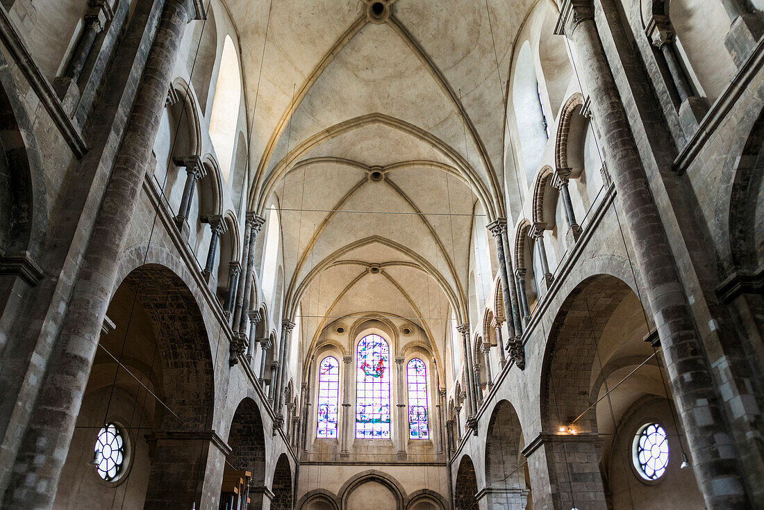Romanische Kirche, Innenraum, Groß St. Martin, Köln, Nordrhein-Westfalen, Deutschland