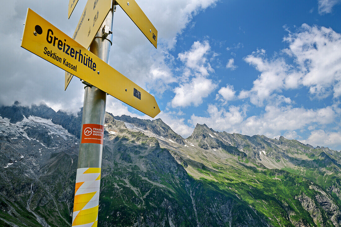 Signpost to Greizer Hütte, Stilluptal, Zillertal Alps Nature Park, Zillertal Alps, Tyrol, Austria