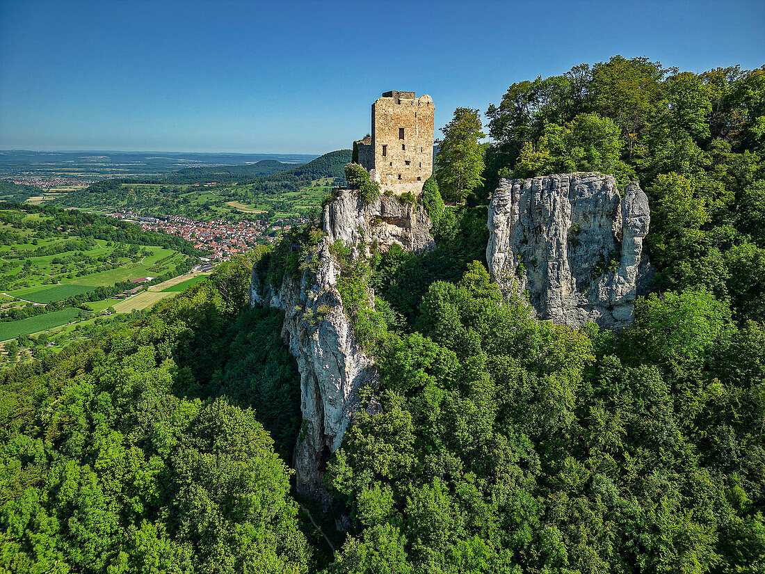 Reußenstein castle ruins with Neidlinger Tal, Neidlingen, Swabian Alb, Baden-Württemberg, Germany