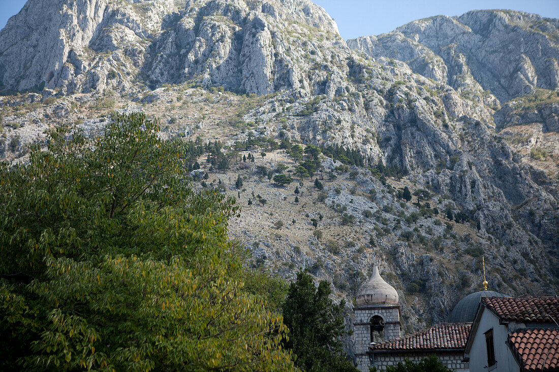 Bergmassiv hinter Kotor, Montenegro