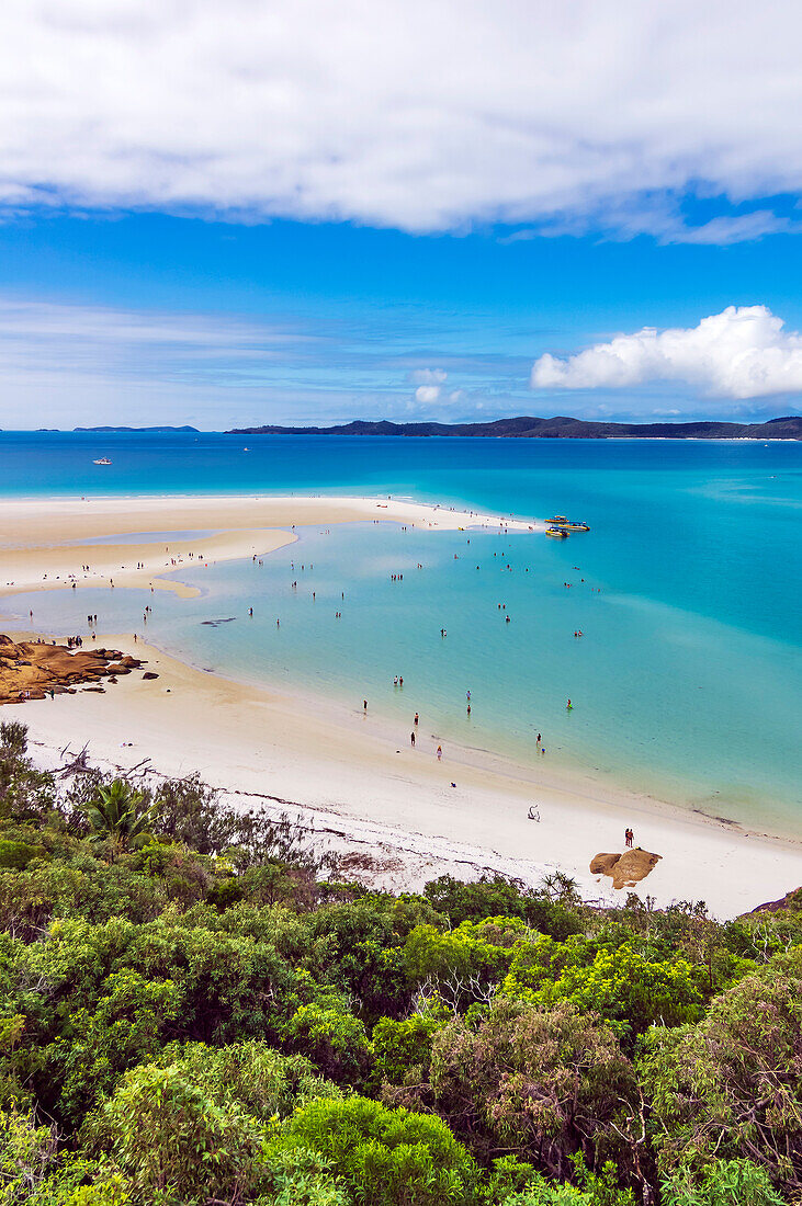 Blick auf Whitehaven Beach, Whitsunday Islands, Nähe Great Barrier Reef, Ostküste, Queensland, Australien