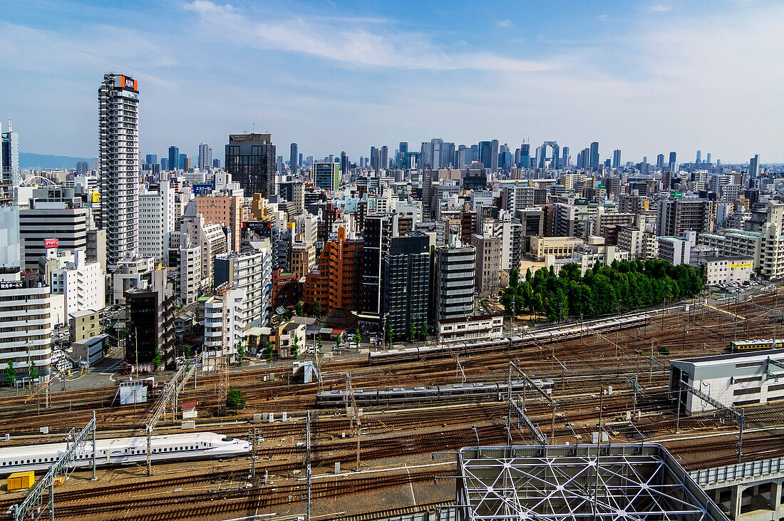 Blick auf Hafenstadt und  Wirtschaftszentrum, Osaka, auf der japanischen Insel Honshu, Japan, Asien