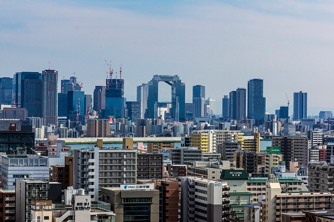 Blick auf Skyline mit  Wirtschaftszentrum, Osaka, auf der japanischen Insel Honshu, Japan, Asien