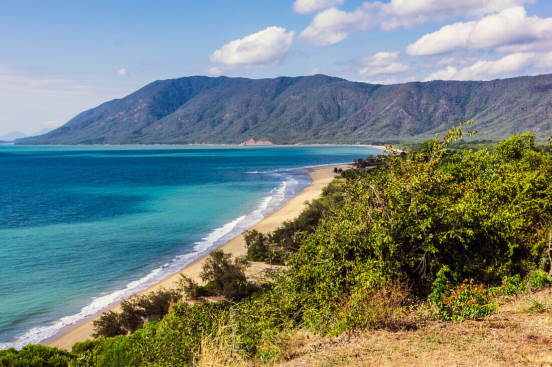 Blick auf die Bucht Rex Lookout in der Nähe von Port Douglas, Queensland, Australien