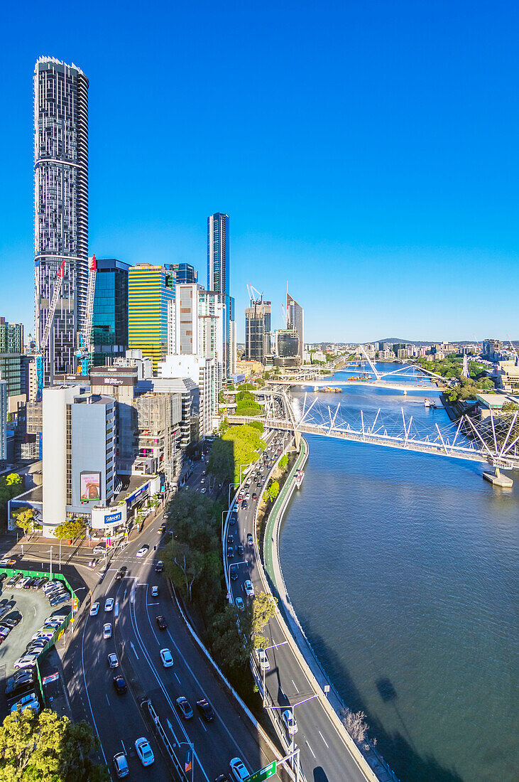 Skyline am Brisbane River und Kurilpa Bridge, Brisbane, Hauptstadt von Queensland, Australien