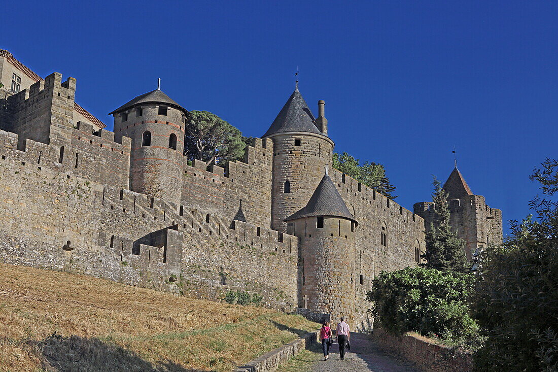  Medieval city walls, Cité de Carcassonne, Aude department, Occitanie, France 