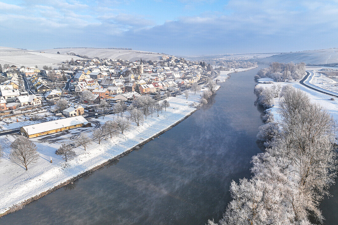 Winter im Maintal, Obereisenheim, Eisenheim, Würzburg, Unterfranken, Franken, Bayern, Deutschland, Europa