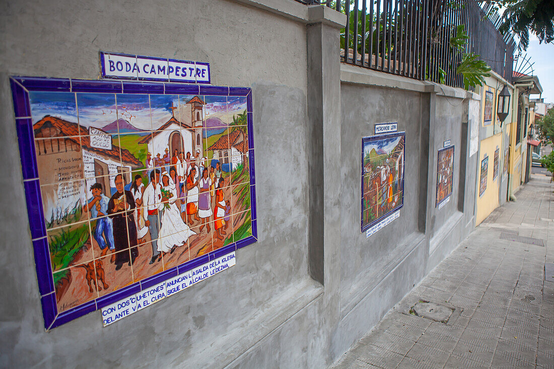 Keramik an einer Straße im Stadtviertel Barrio Amón in San Jose, Costa Rica, Mittelamerika