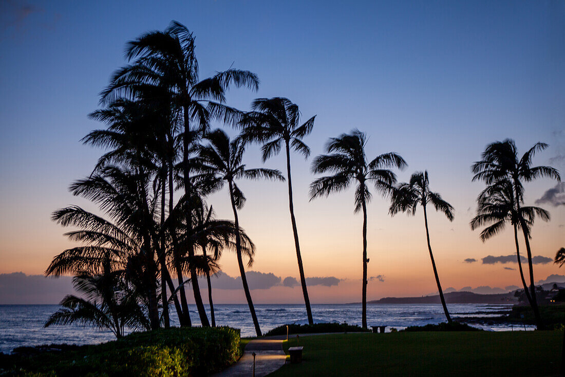 Sonnenuntergang vor Maui, Hawaii