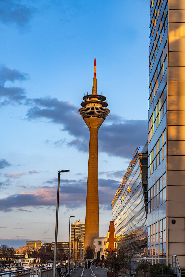  The Rhine Tower in Düsseldorf, Media Harbor, North Rhine-Westphalia, Germany, Europe 