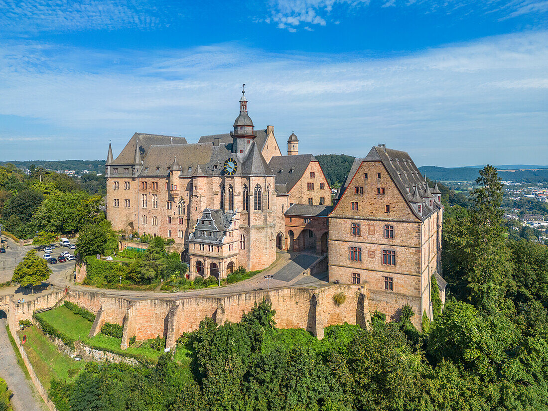 Luftaufnahme vom Marburger Schloss, Marburg, Hessisches Bergland, Lahntal, Hessen, Deutschland