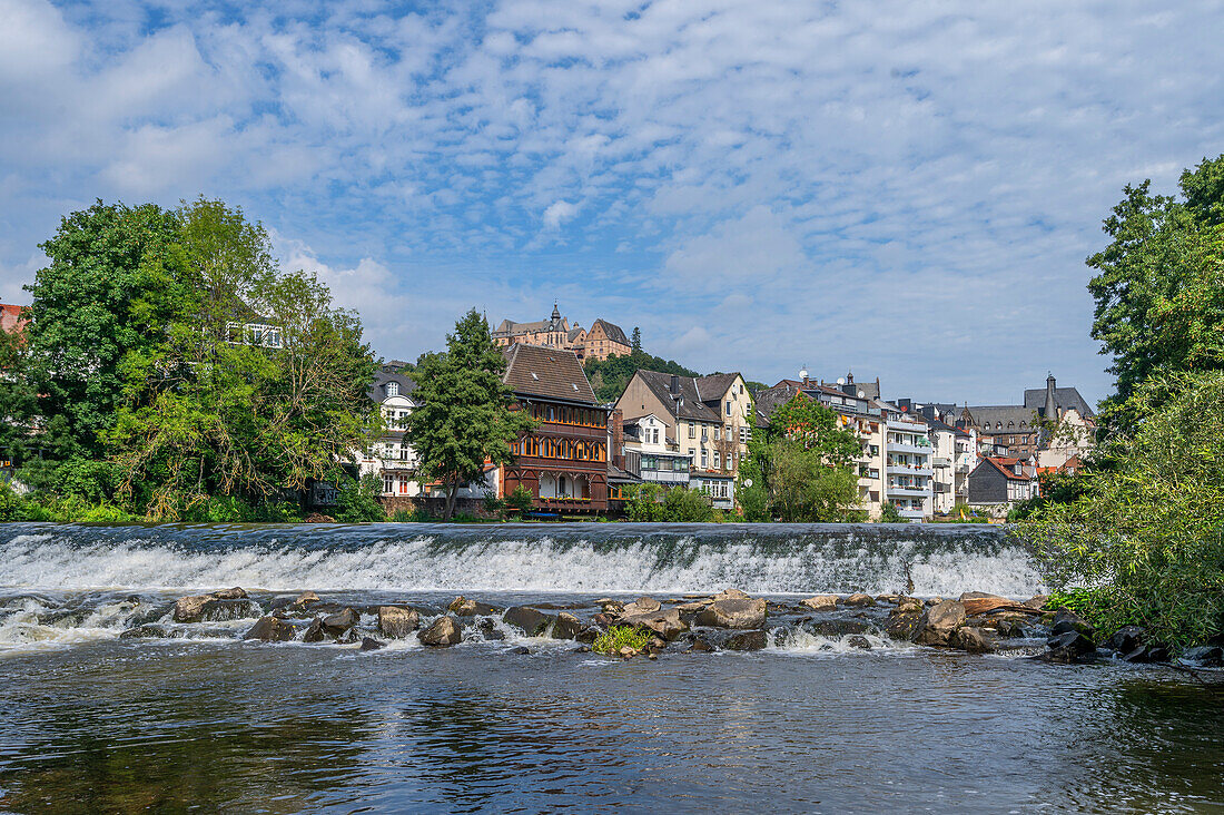 Fluss Lahn mit Schloss Marburg, Marburg, Lahn, Hessisches Bergland, Lahntal, Hessen, Deutschland
