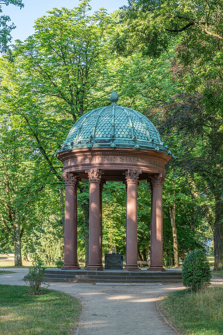 Auguste-Viktoria-Brunnen im Kurpark, Bad Homburg vor der Höhe, Taunus, Hessen, Deutschland