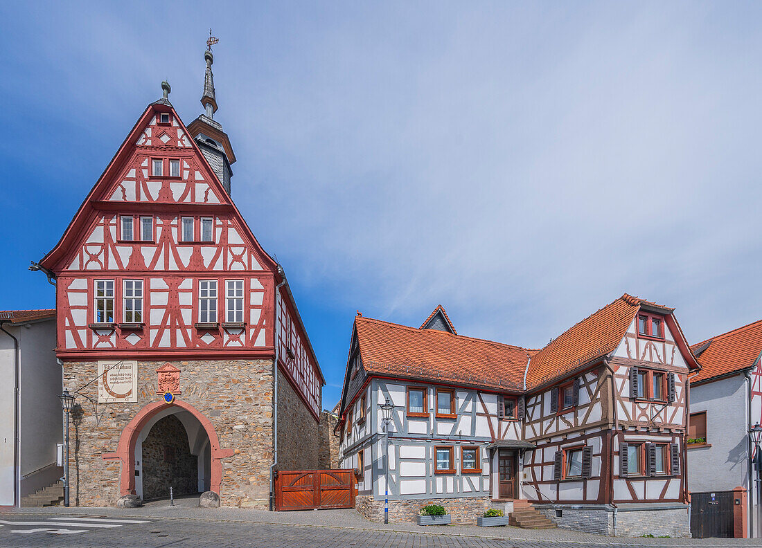 Altes Rathaus und Fachwerkhäuser in Oberursel, Taunus, Hessen, Deutschland