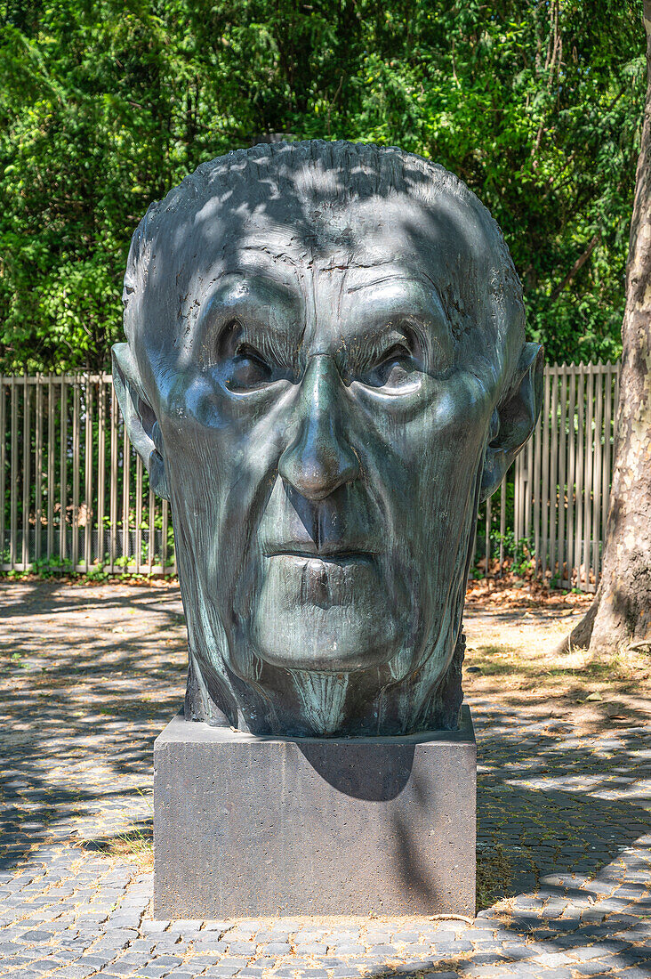 Adenauer Denkmal für Konrad Adenauer am Bundeskanzlerplatz, Bonn, Nordrhein-Westfalen, Deutschland