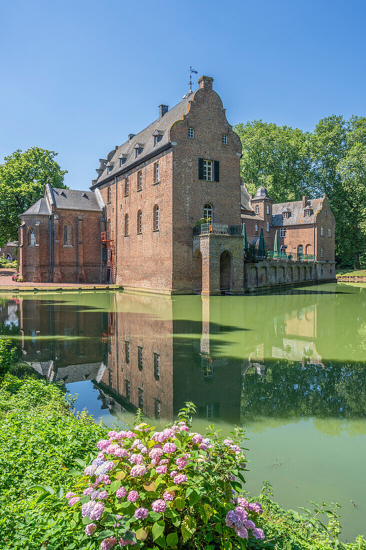  Bergerhausen Castle, Kerpen, Rhein-Sieg District, North Rhine-Westphalia, Germany 