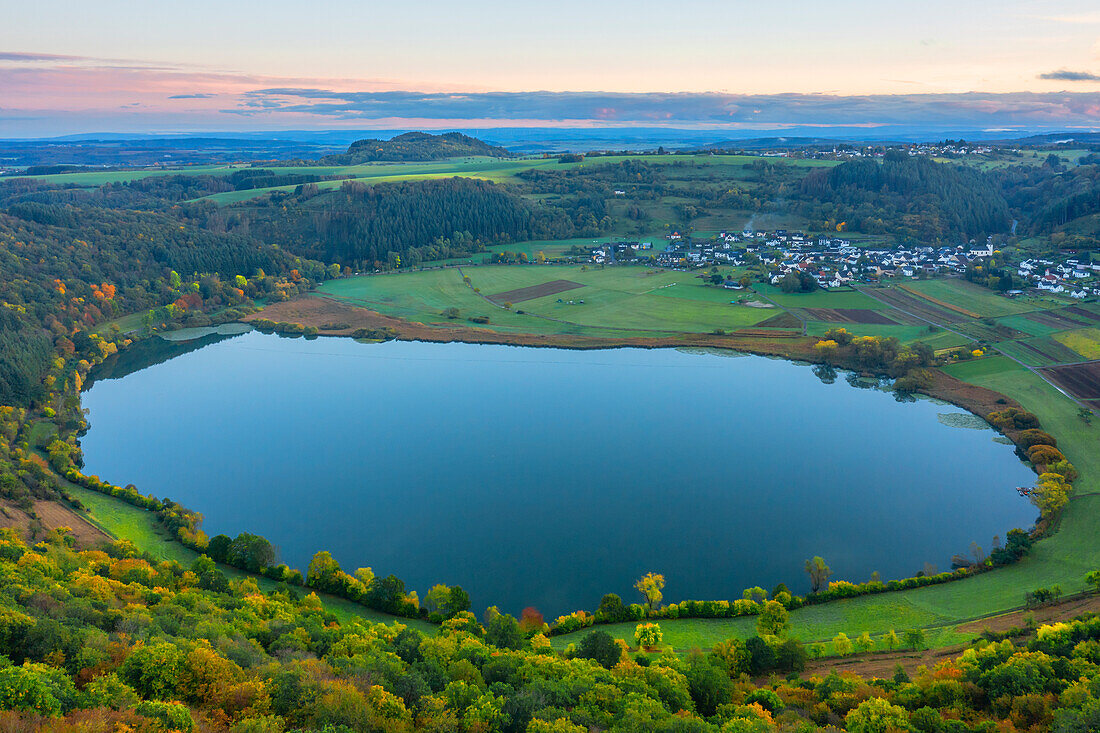  Aerial view of the Meerfelder Maar at sunset, Meerfelder Maar, Meerfeld, Vulkaneifel, Eifel, Rhineland-Palatinate, Germany 