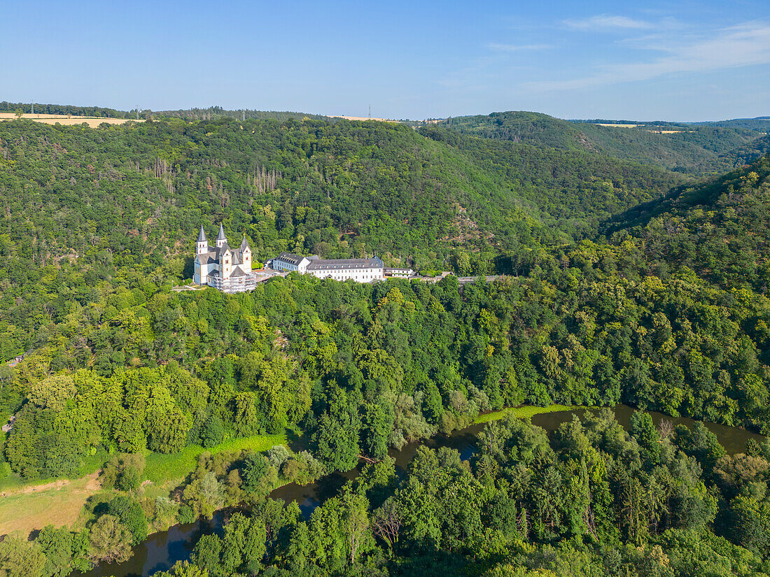 Blick aus der Luft auf das Kloster Arnstein im Lahntal bei Obernhof, Lahn, Rheinland-Pfalz, Deutschland