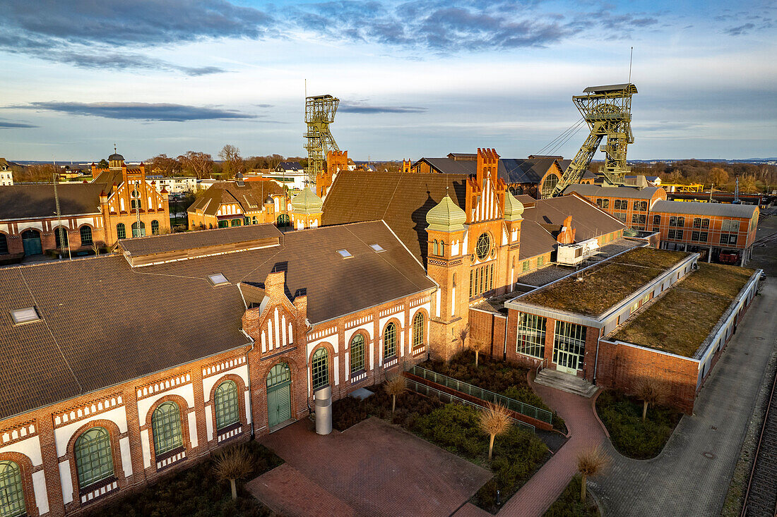 Das stillgelegtes Steinkohlebergwerk und Museum Zeche Zollern in Dortmund aus der Luft gesehen, Nordrhein-Westfalen, Deutschland, Europa  
