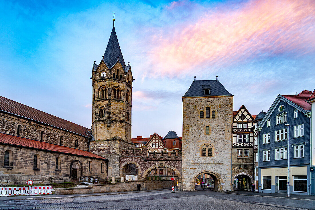  Nikolaikirche and Nikolaitor in Eisenach, Thuringia, Germany    