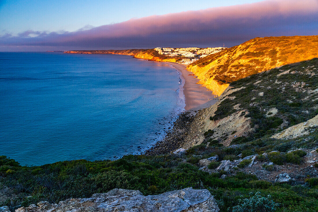Steilküste in der Abendsonne, Algarve, Portugal