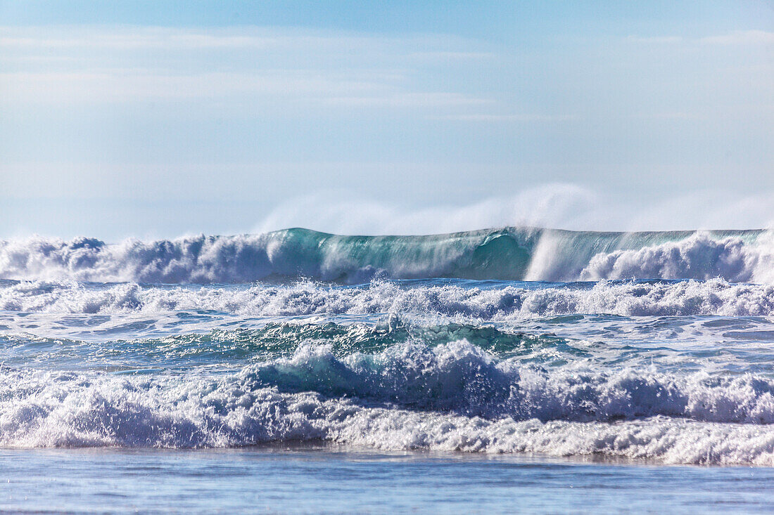  Waves, surf on the Atlantic 
