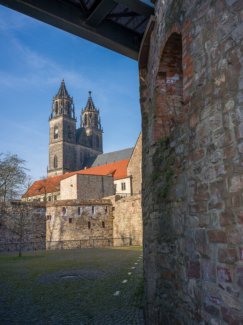 Magdeburger Dom und Bastion Cleve, Magdeburg, Sachsen-Anhalt, Mitteldeutschland, Deutschland, Europa