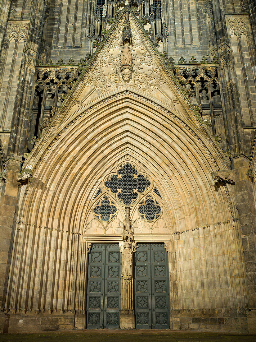 Westportal des Magdeburger Doms bei Nacht, Magdeburger Dom, Magdeburg, Sachsen-Anhalt, Mitteldeutschland, Deutschland